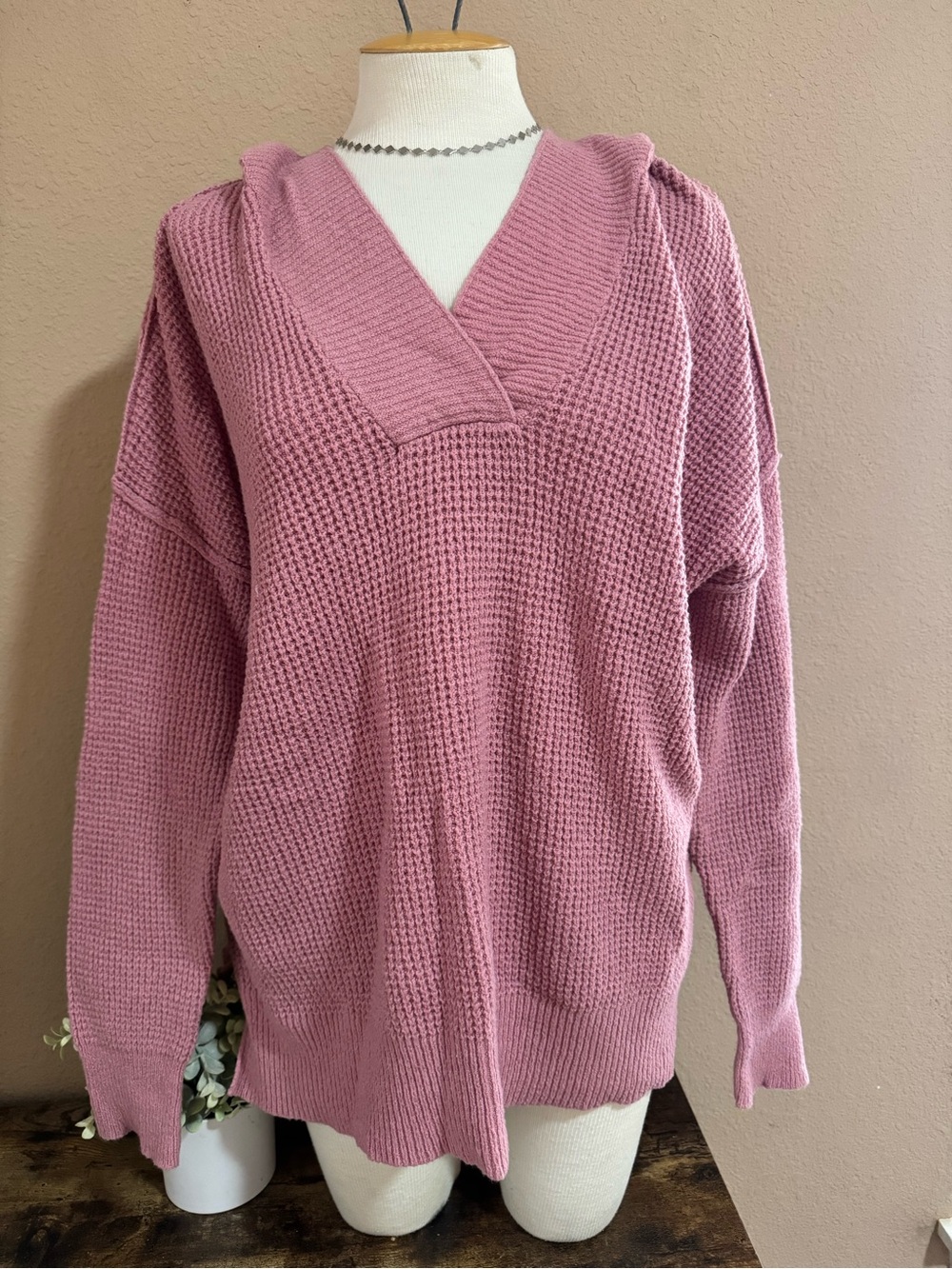 Natural Reflections Mauve V-Neck Hooded Waffle Knit Sweater women’s large pink